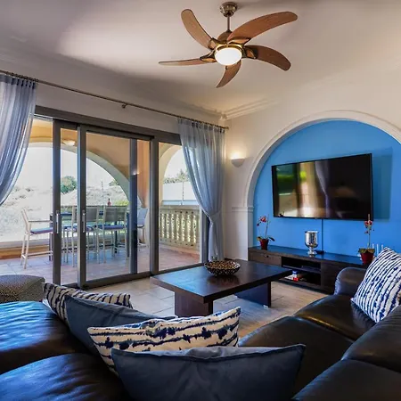 3 Bedroom Apollo With Private Pool And Sea Views, Aphrodite Hills